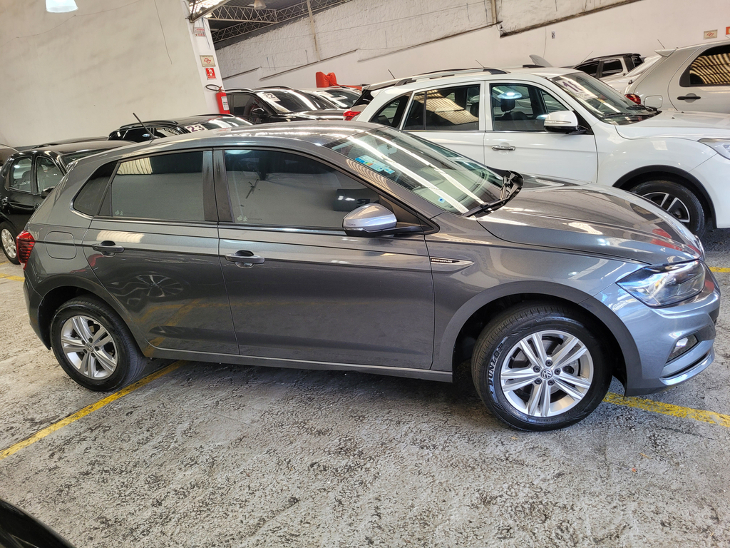 Volkswagen Polo Cinza