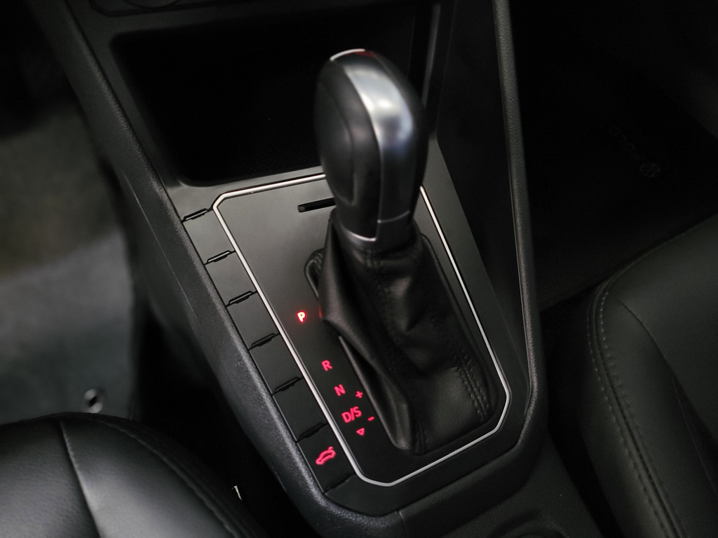 Volkswagen Polo Cinza