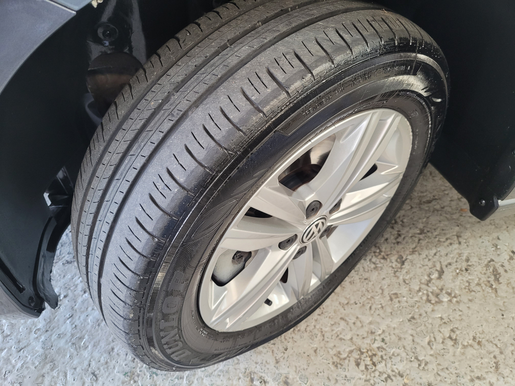 Volkswagen Polo Cinza