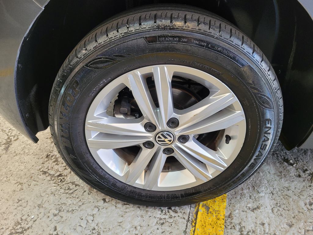 Volkswagen Polo Cinza