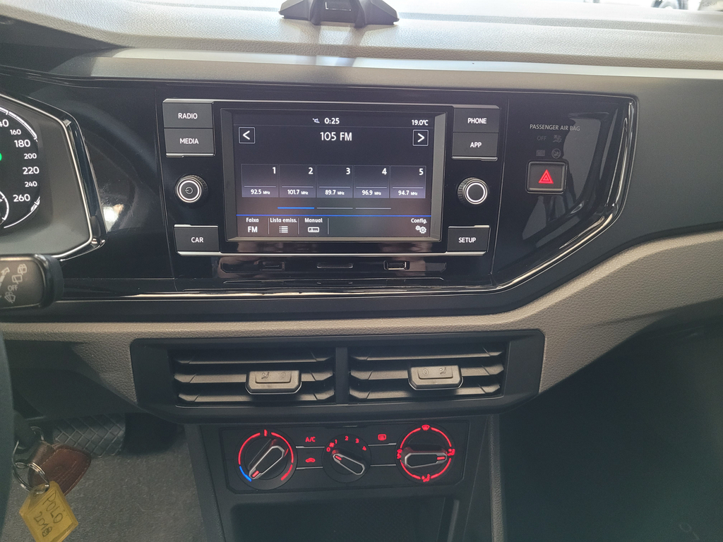 Volkswagen Polo Cinza