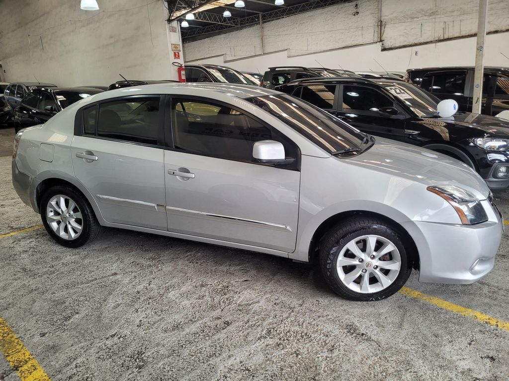 Nissan Sentra Prata