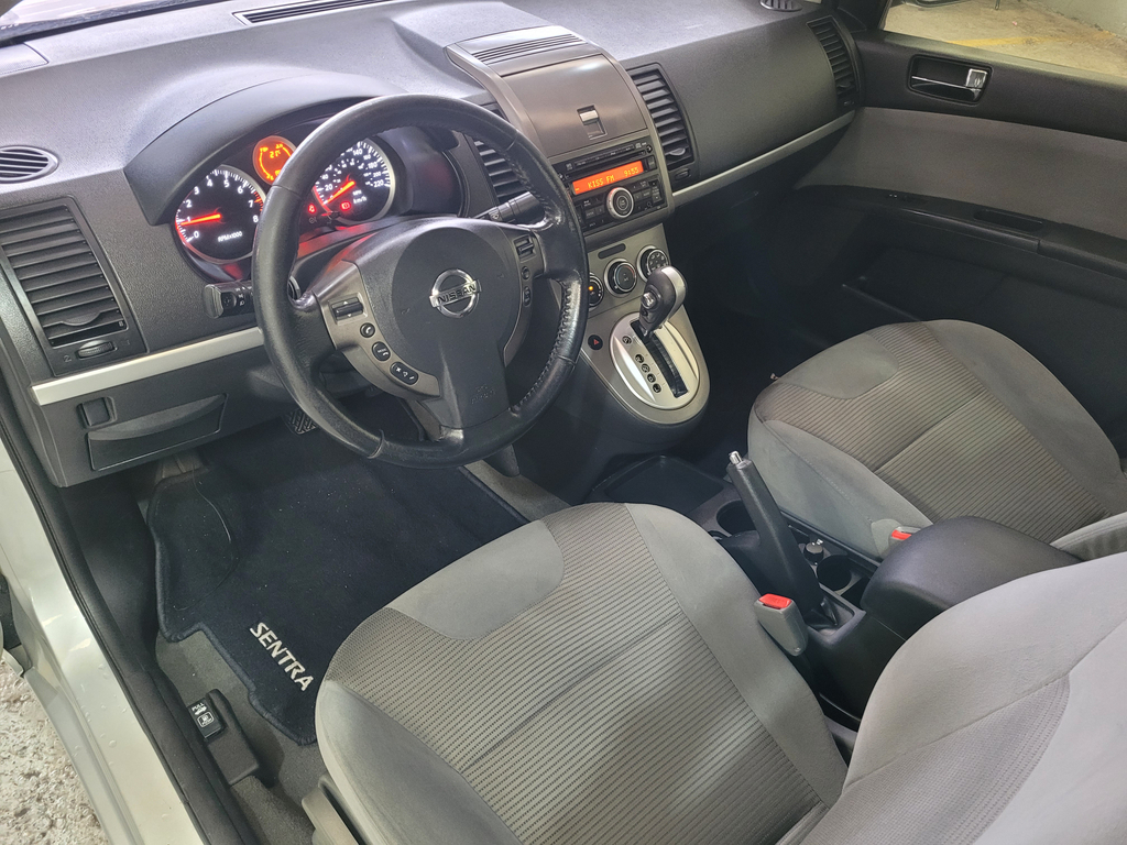 Nissan Sentra Prata