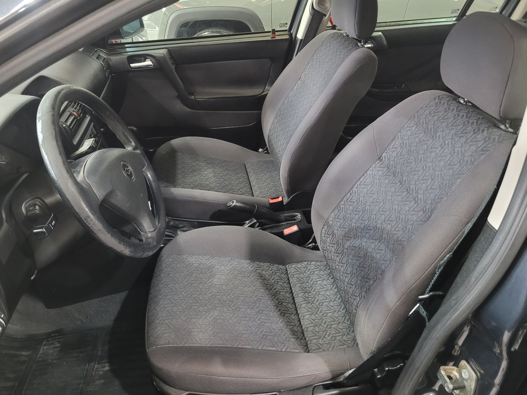 Chevrolet Astra Cinza