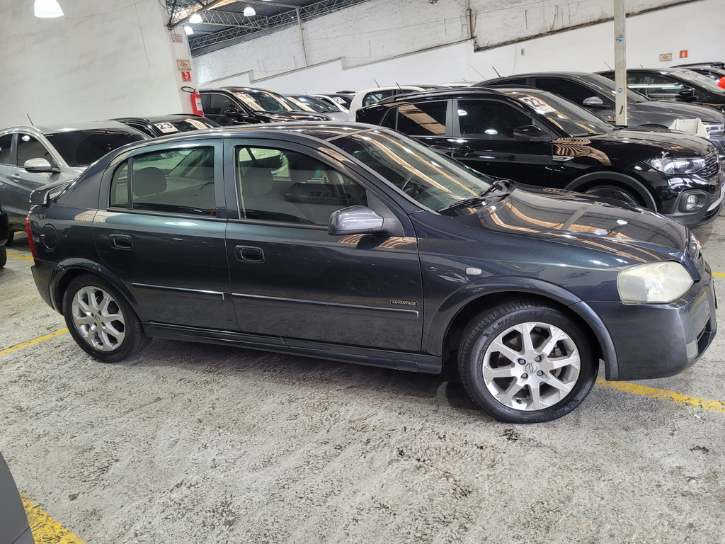Chevrolet Astra Cinza