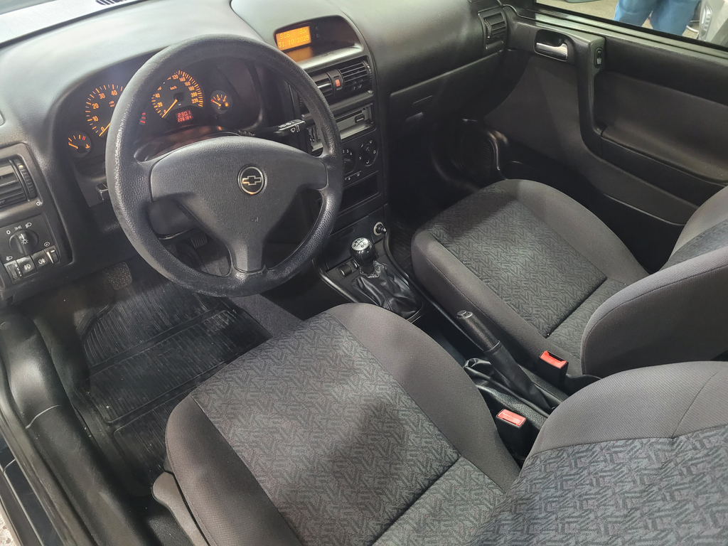 Chevrolet Astra Cinza
