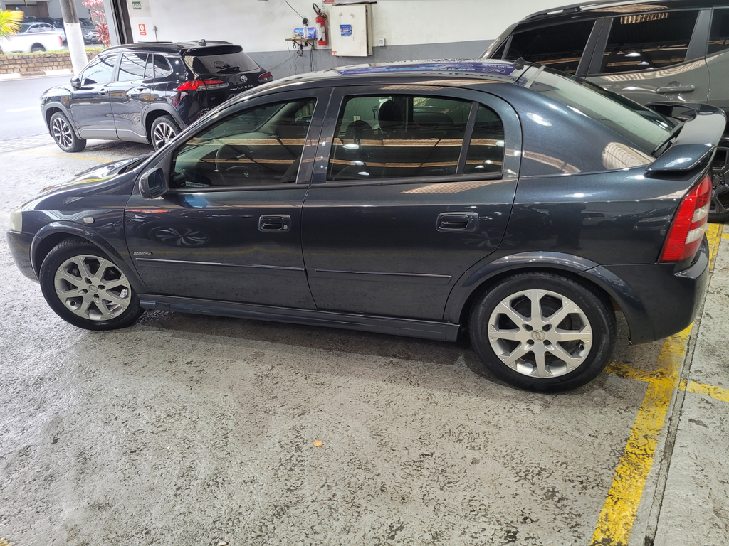 Chevrolet Astra Cinza