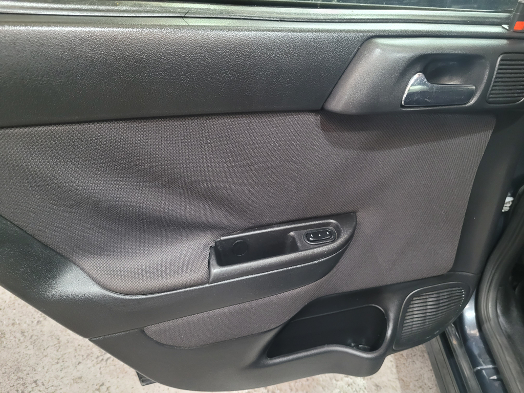 Chevrolet Astra Cinza