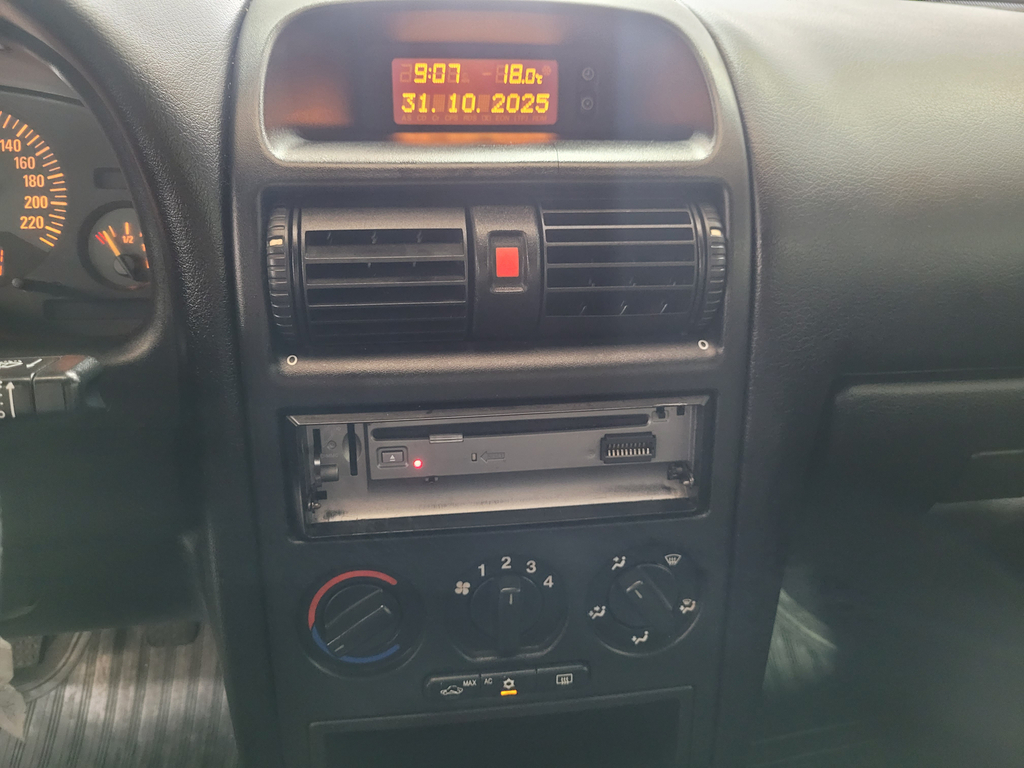 Chevrolet Astra Cinza