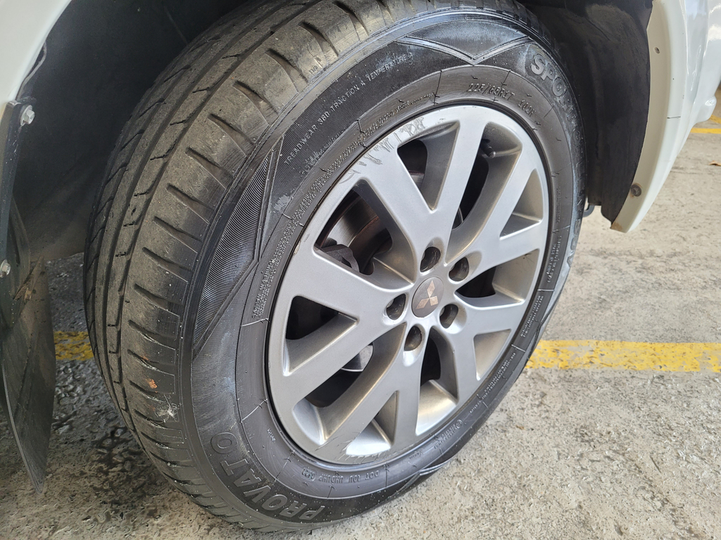 Mitsubishi Pajero TR4 Branco