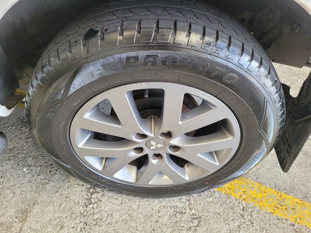 Mitsubishi Pajero TR4 Branco