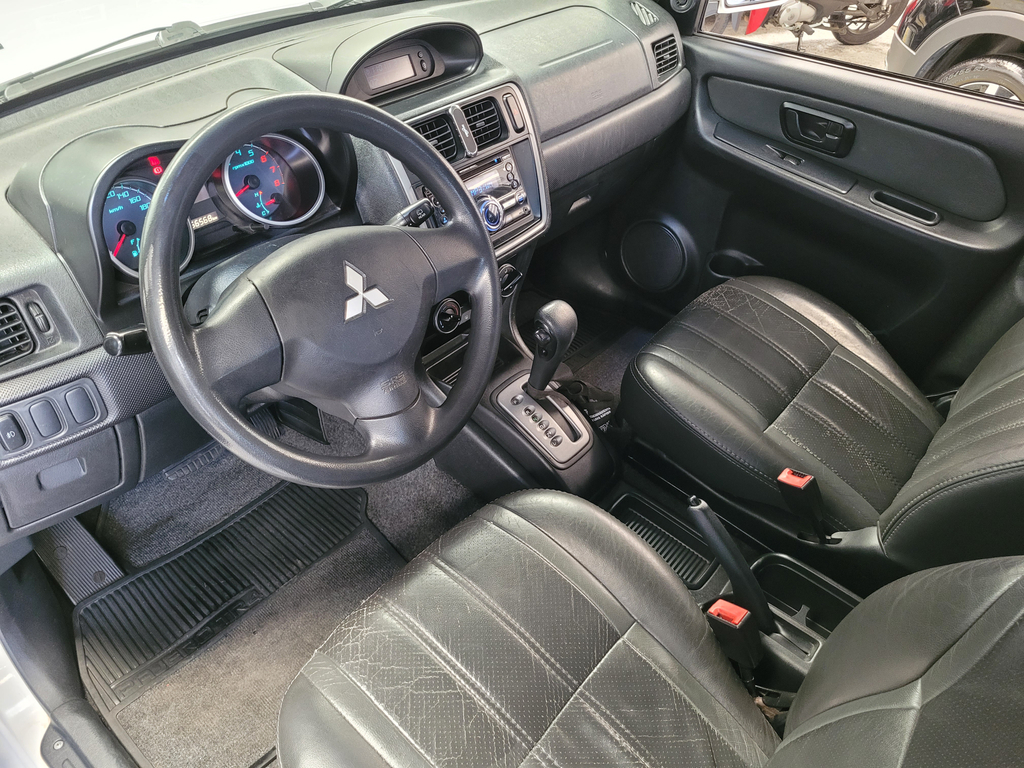 Mitsubishi Pajero TR4 Branco