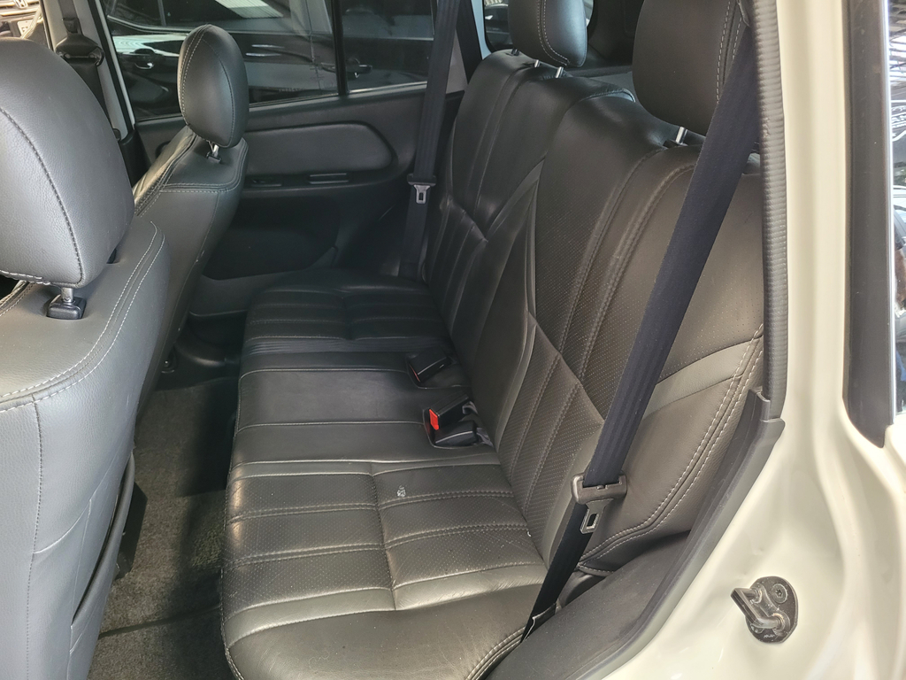 Mitsubishi Pajero TR4 Branco