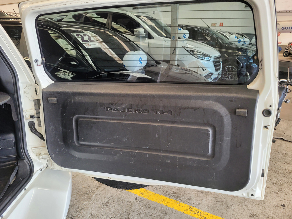 Mitsubishi Pajero TR4 Branco