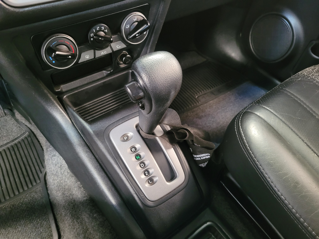 Mitsubishi Pajero TR4 Branco