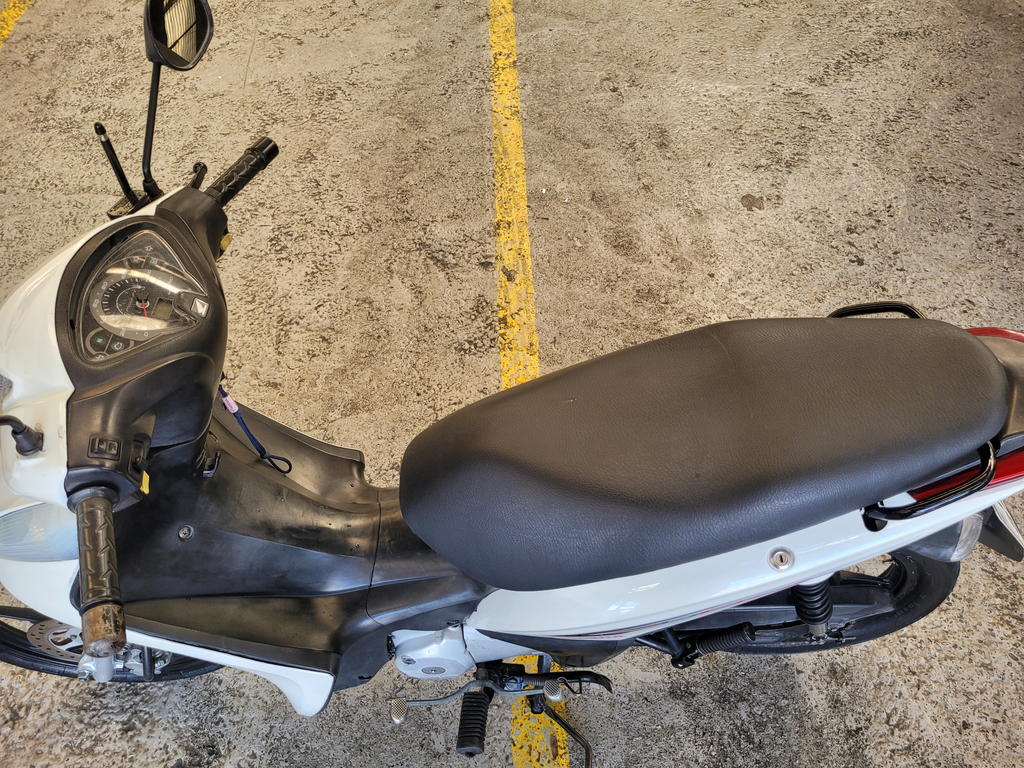 Honda BIZ 125  Branco