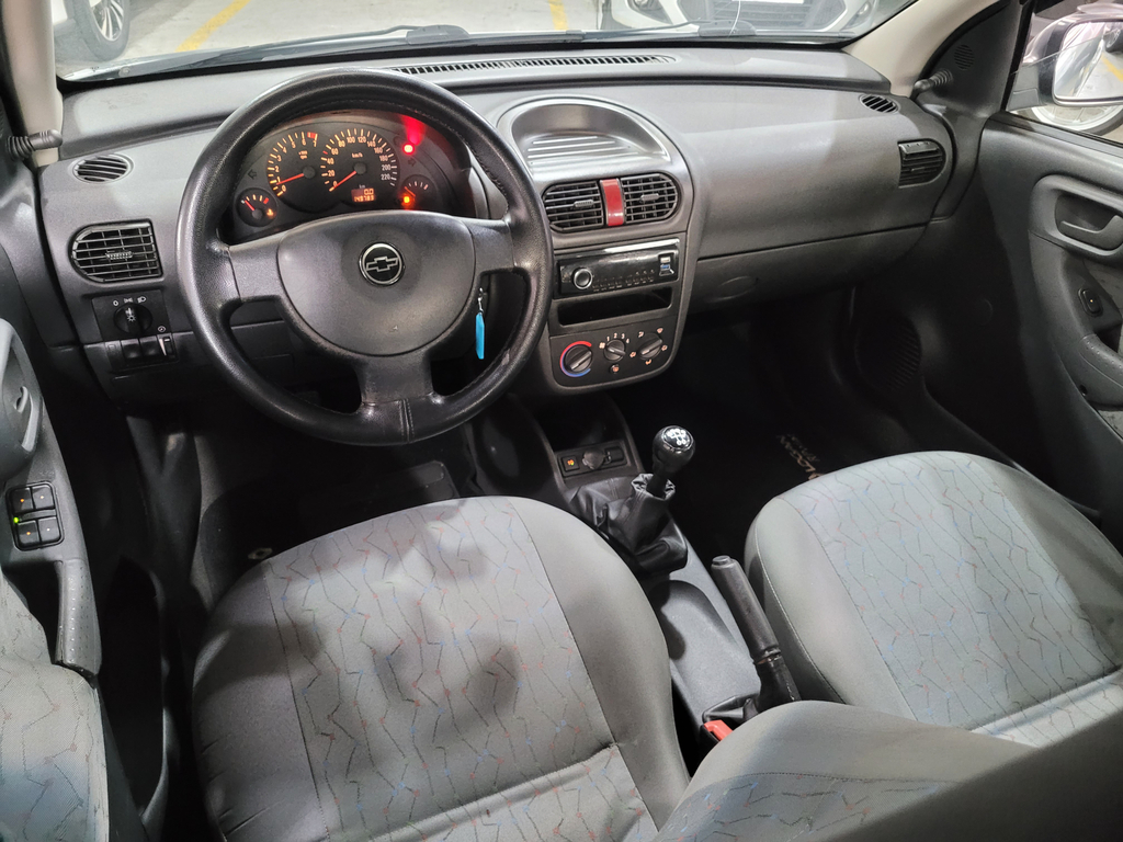 Chevrolet Corsa Sedan Prata