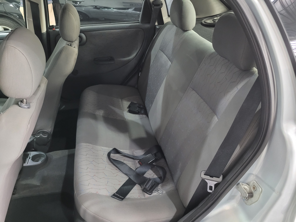 Chevrolet Corsa Sedan Prata