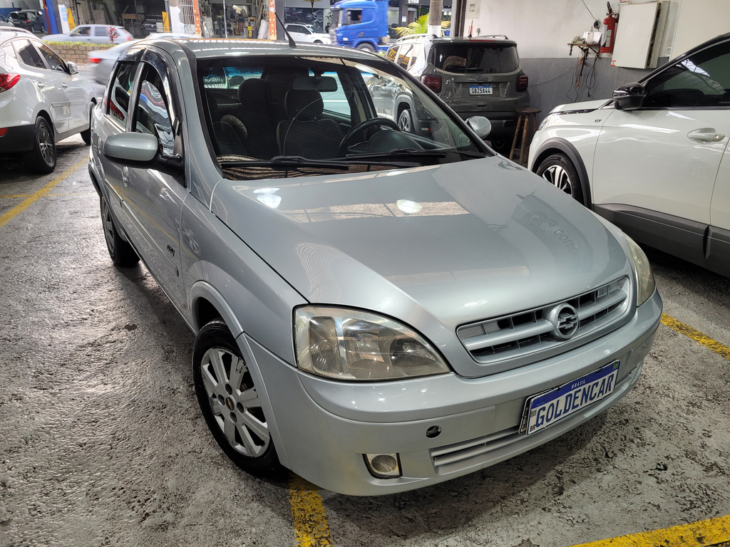 Chevrolet Corsa Sedan Prata