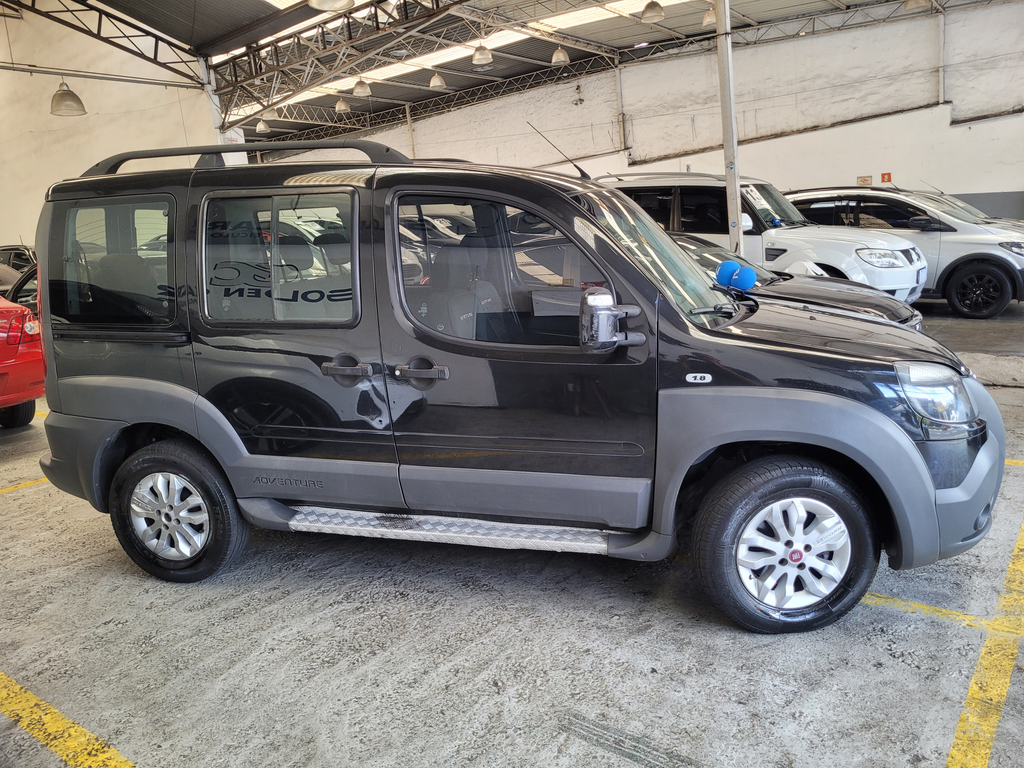 Fiat Doblò Preto
