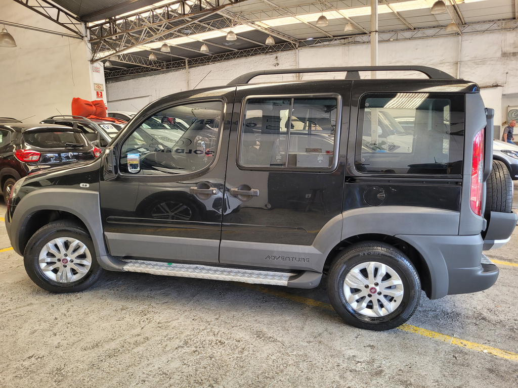 Fiat Doblò Preto