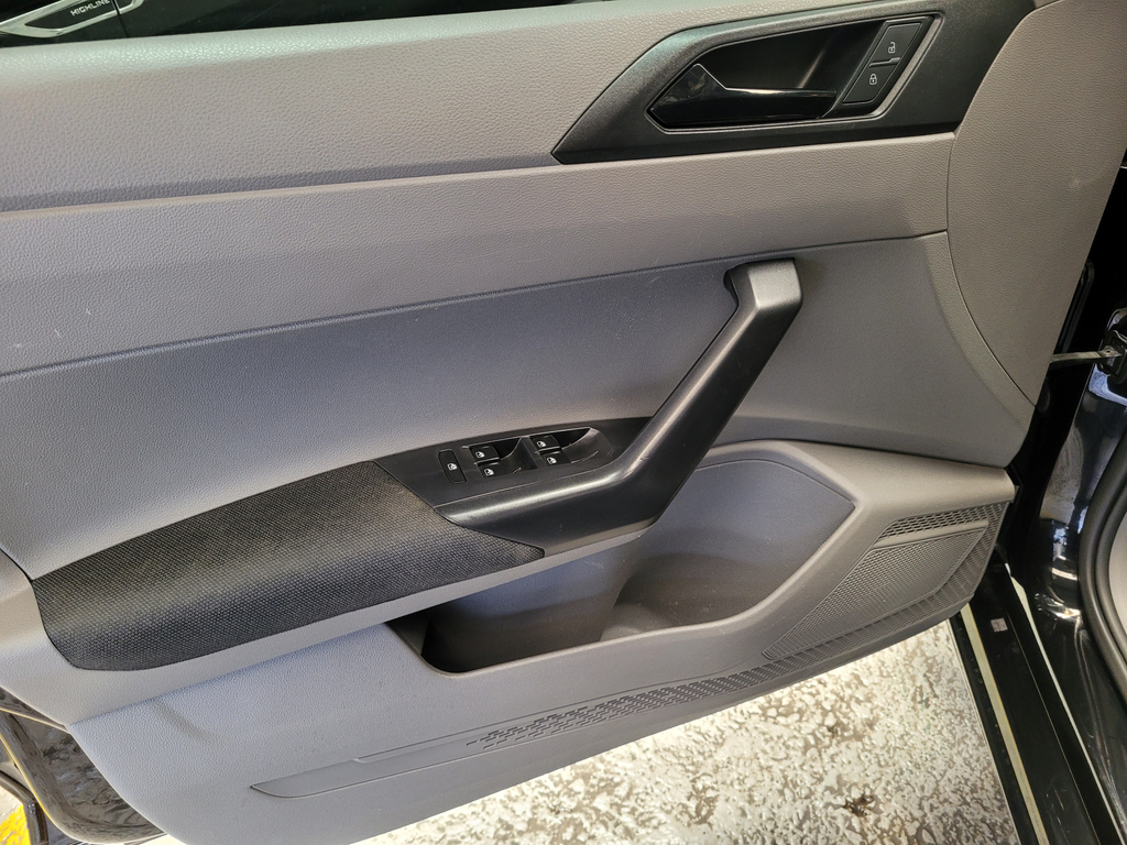 Volkswagen Polo Preto