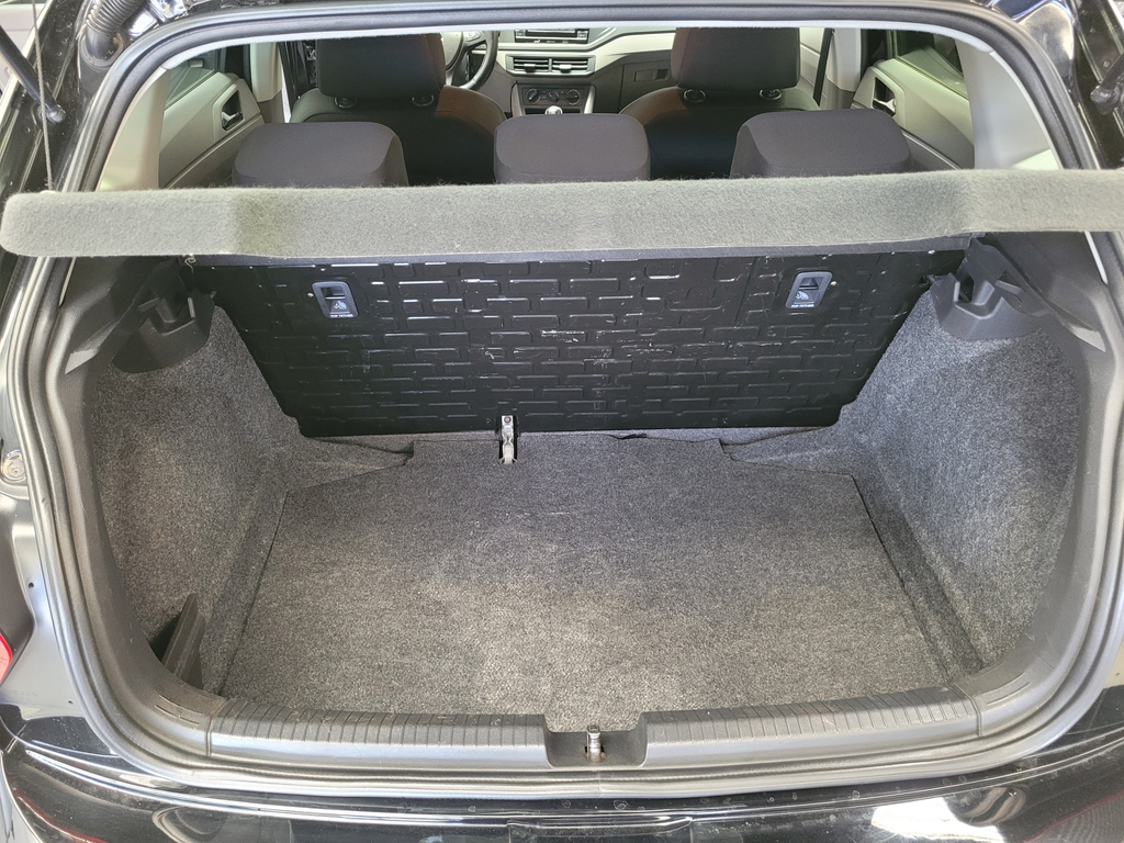 Volkswagen Polo Preto