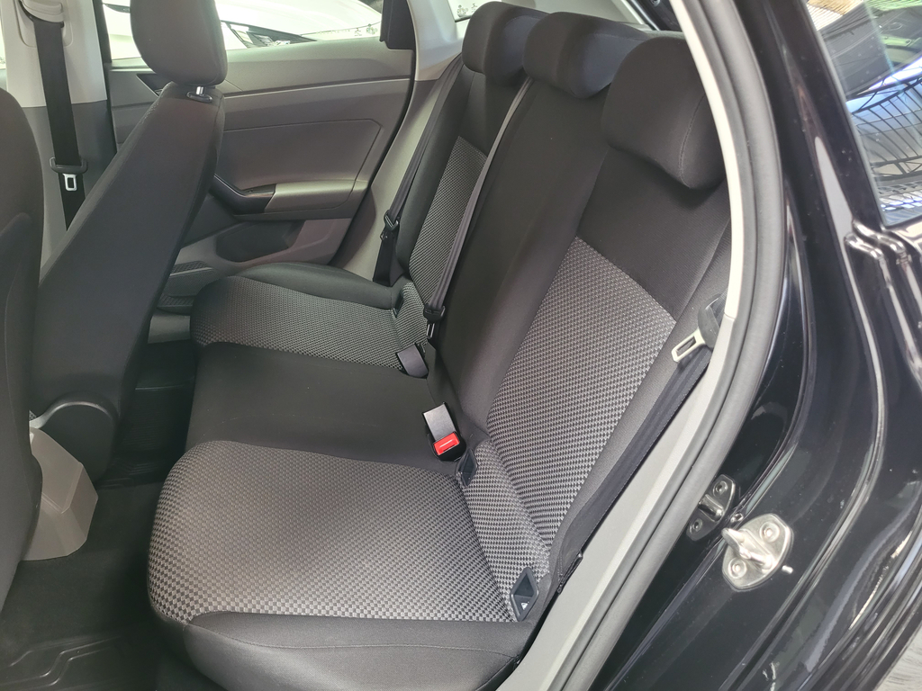 Volkswagen Polo Preto