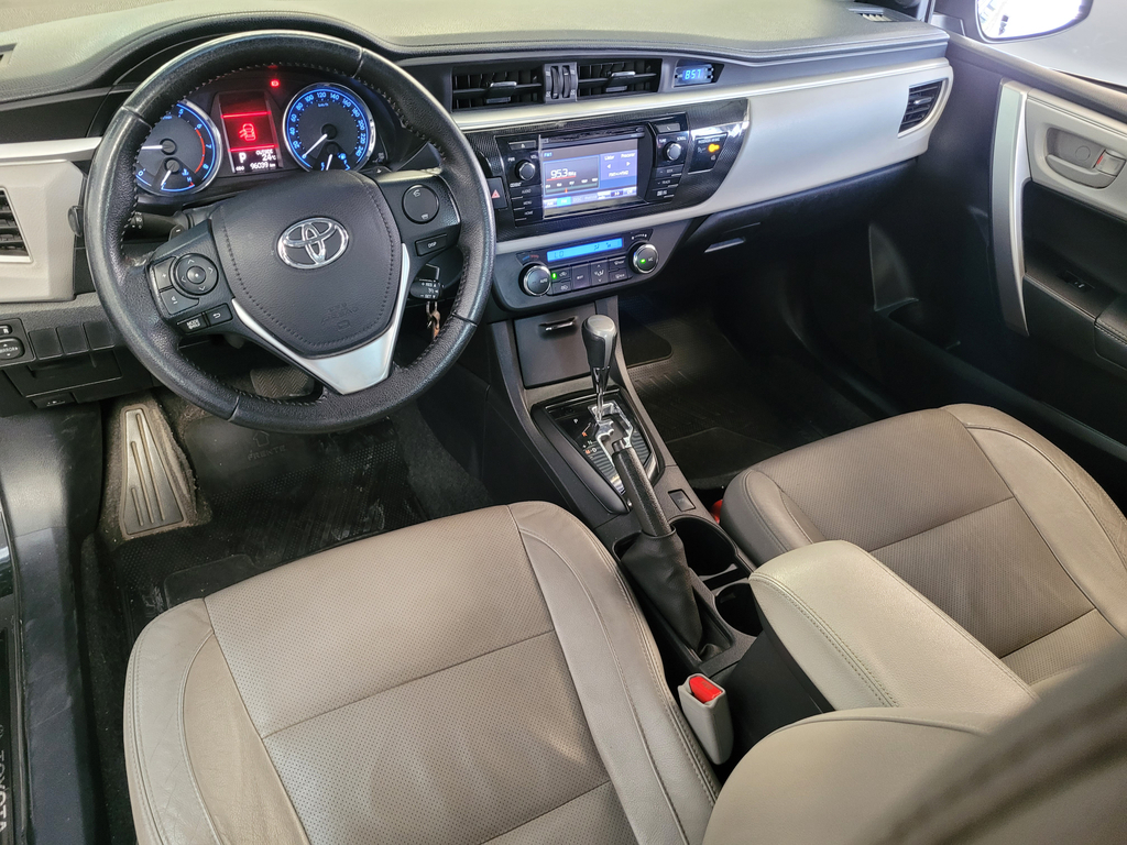 Toyota Corolla Preto