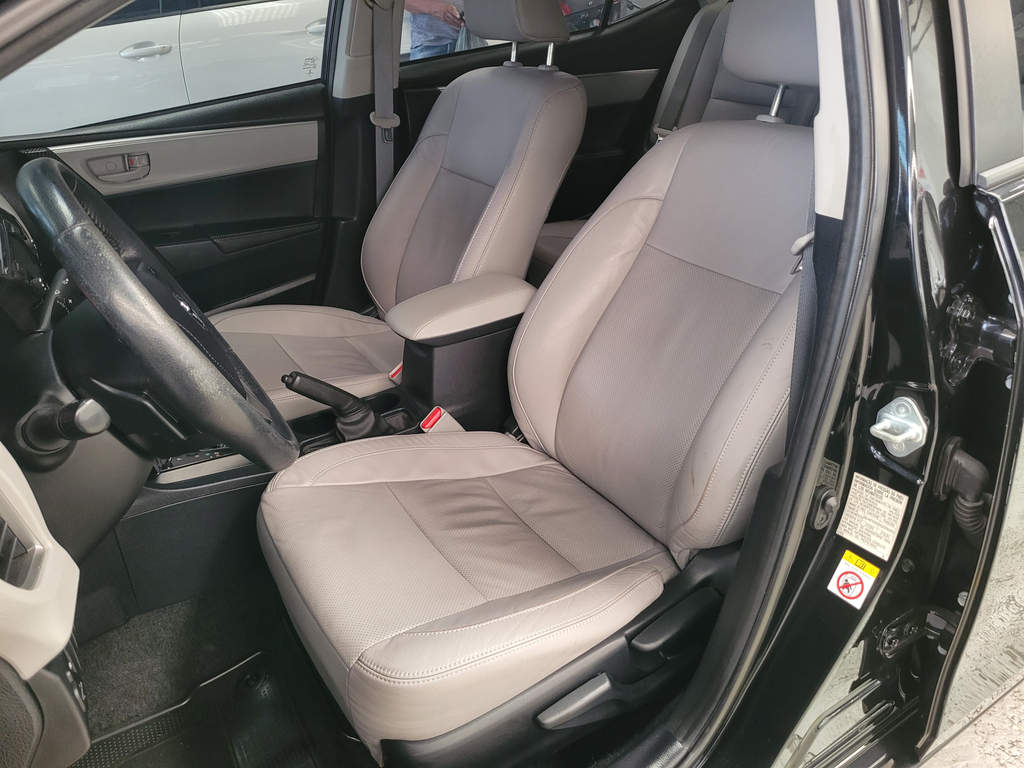 Toyota Corolla Preto