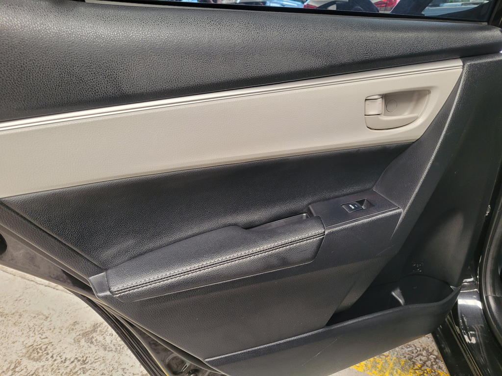 Toyota Corolla Preto