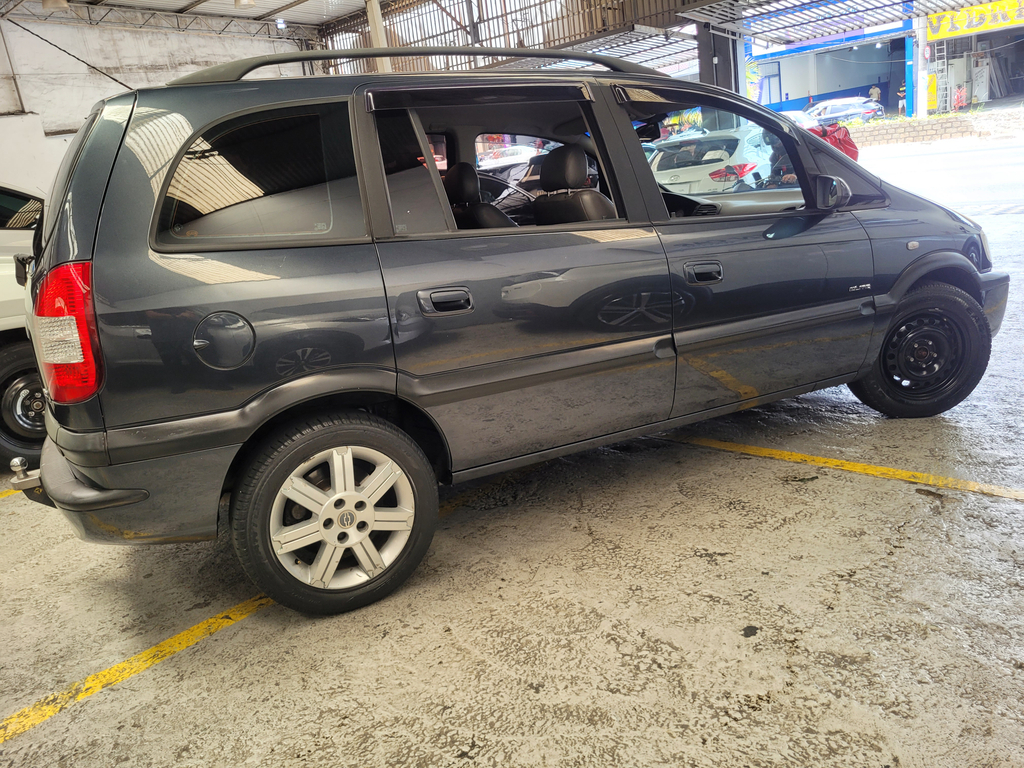Chevrolet Zafira Cinza