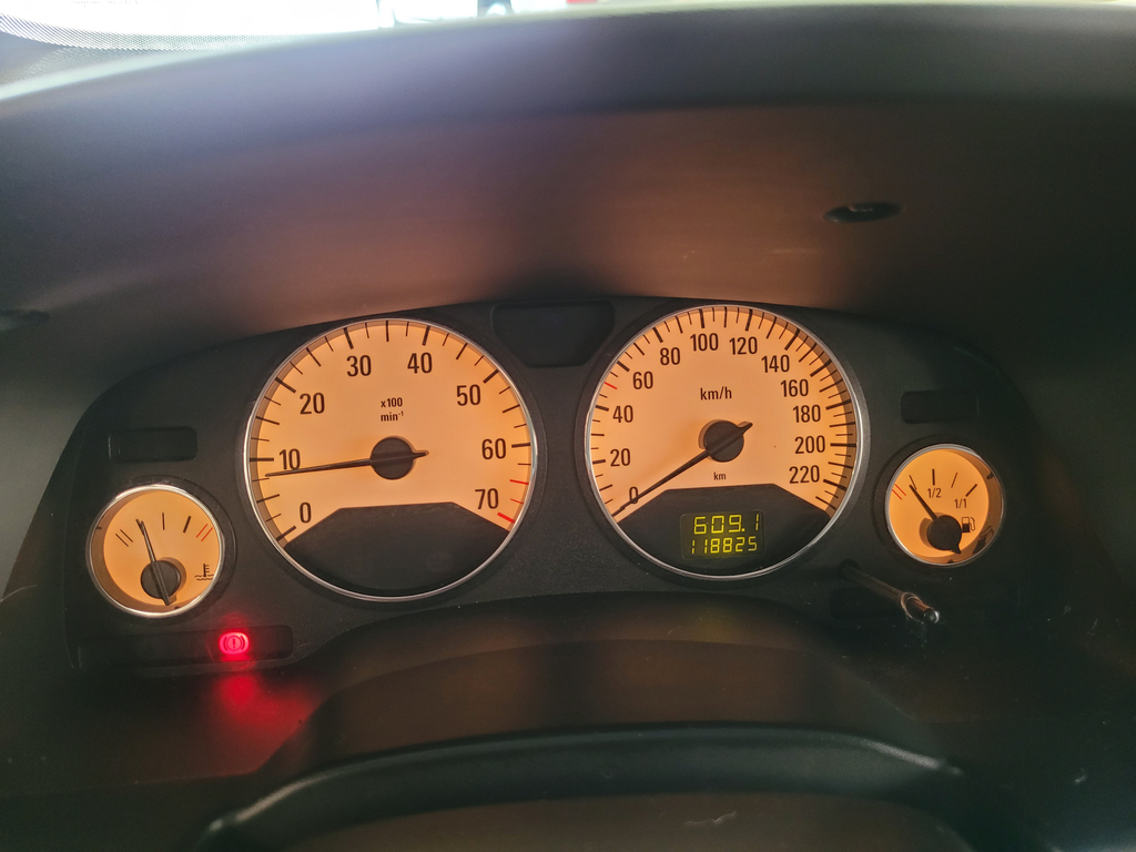 Chevrolet Zafira Cinza