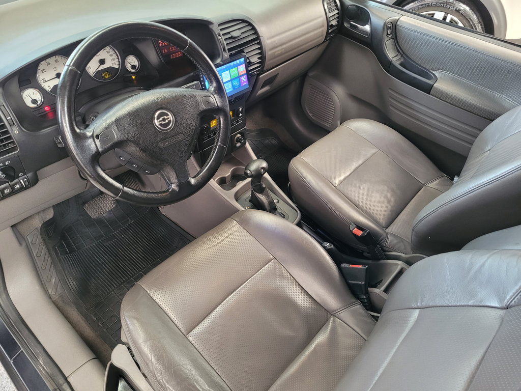 Chevrolet Zafira Cinza