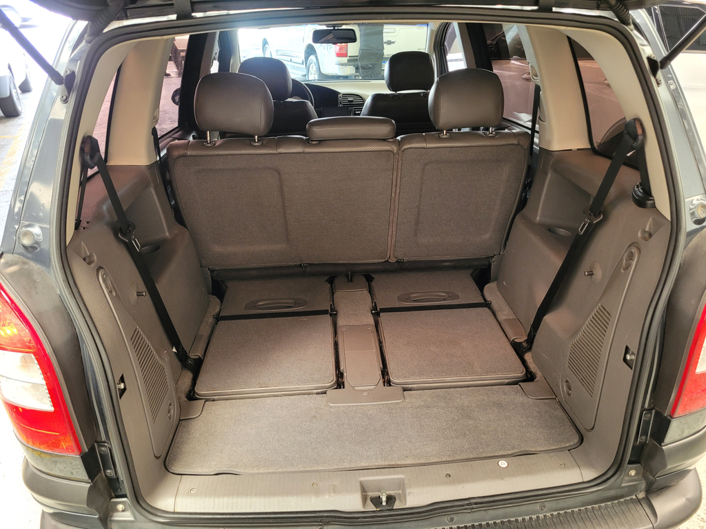 Chevrolet Zafira Cinza