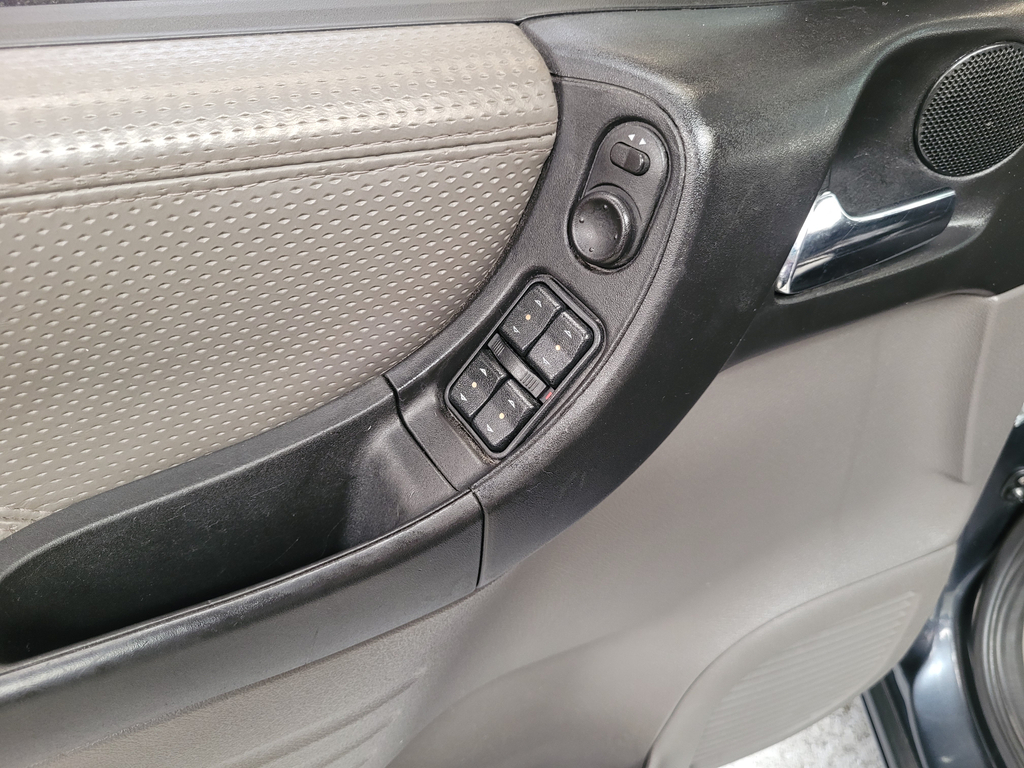 Chevrolet Zafira Cinza