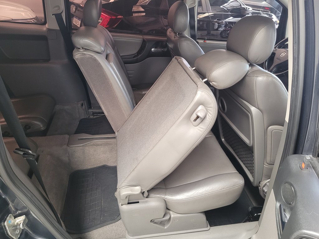 Chevrolet Zafira Cinza