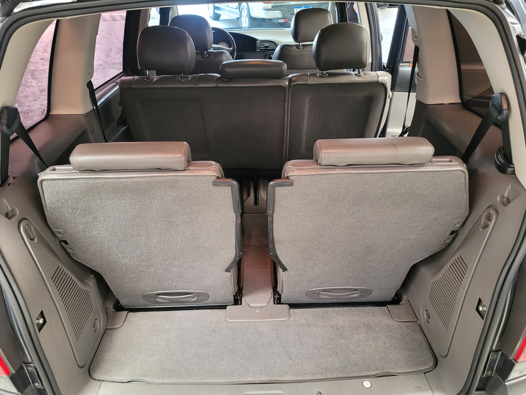 Chevrolet Zafira Cinza