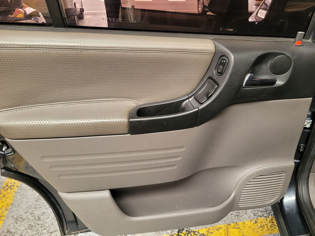 Chevrolet Zafira Cinza