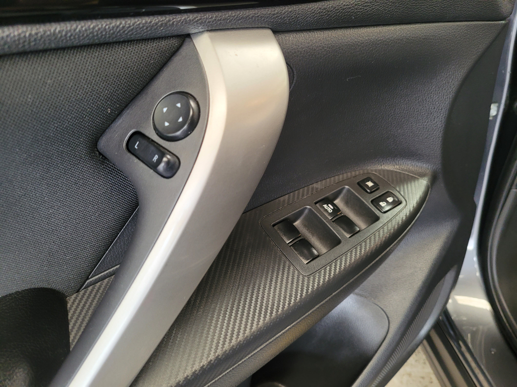 Mitsubishi Eclipse Cross Cinza