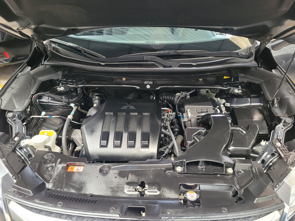 Mitsubishi Eclipse Cross Cinza