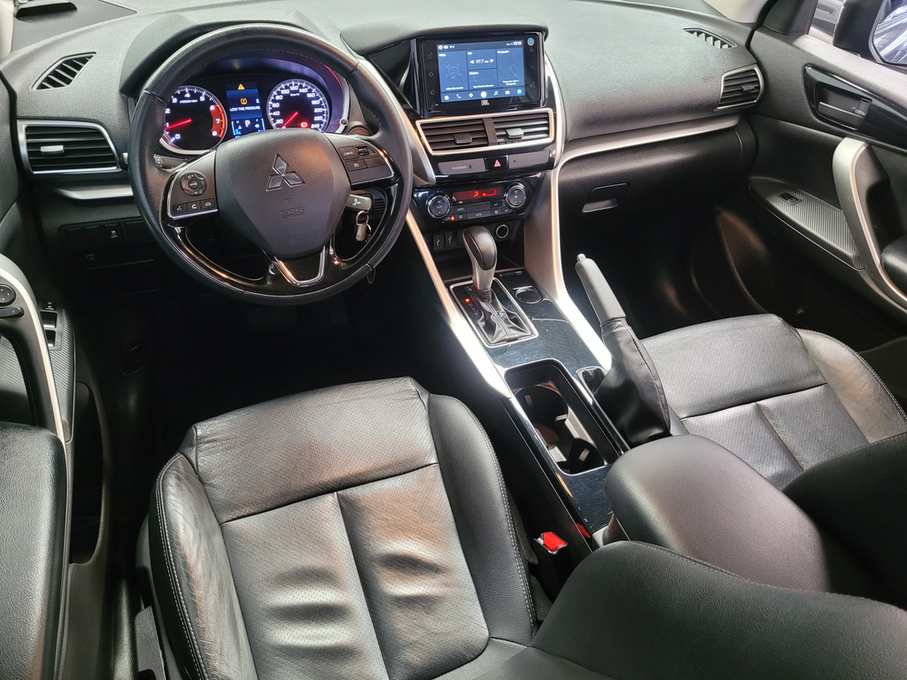 Mitsubishi Eclipse Cross Cinza