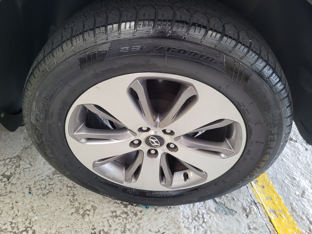 Hyundai Santa Fe Preto