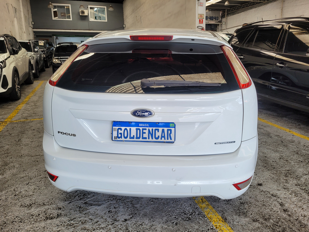 Ford Focus Hatch Branco