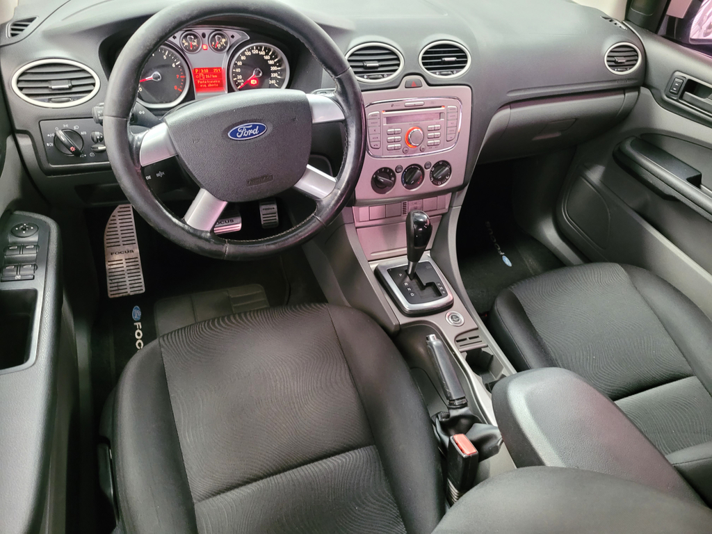 Ford Focus Hatch Branco