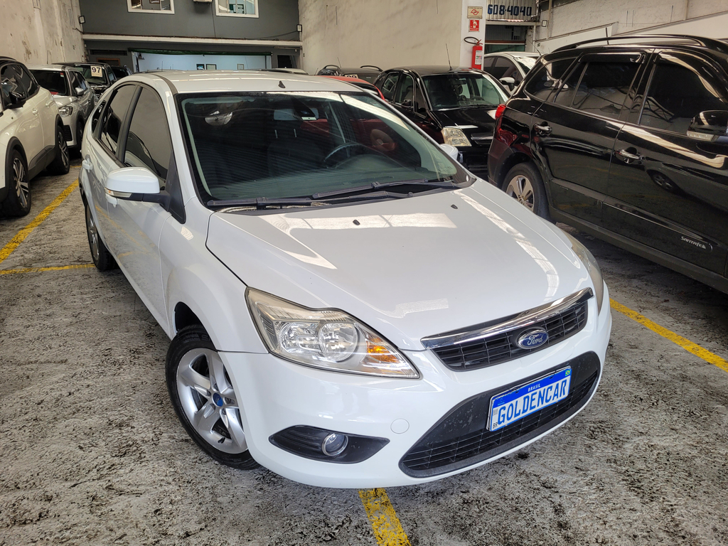 Ford Focus Hatch Branco