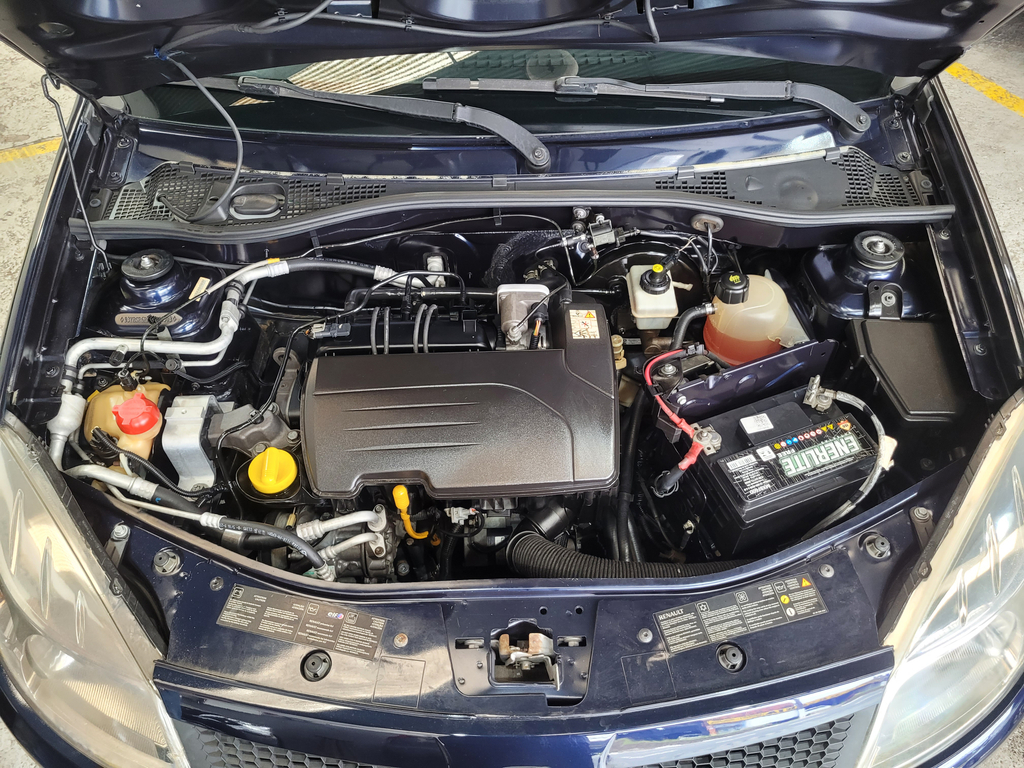 Renault Sandero Azul