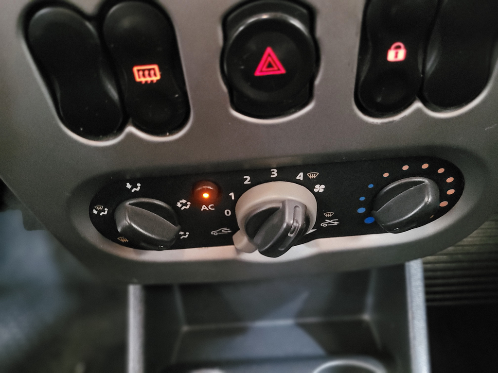 Renault Sandero Azul