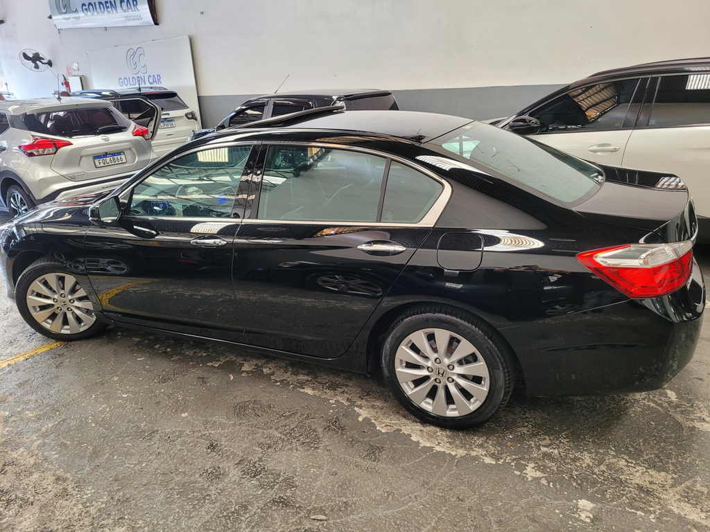 Honda Accord Preto