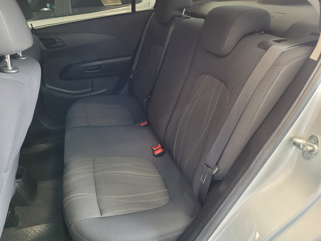 Chevrolet Sonic Sedan Prata